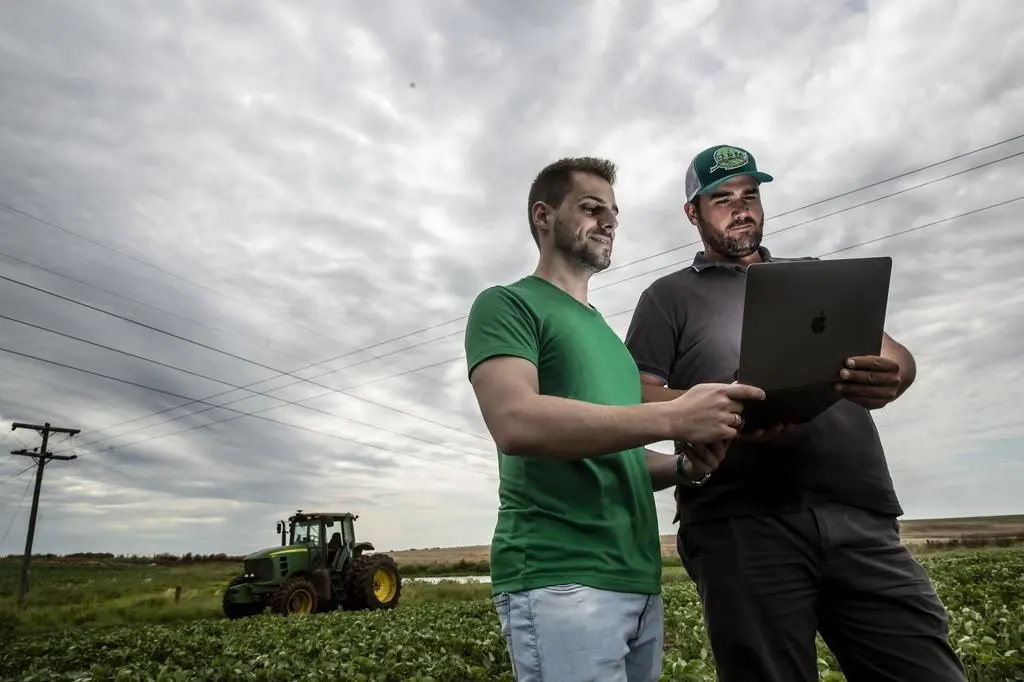 Do caderno de campo à agricultura digital